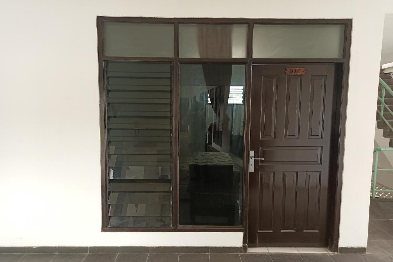 Oyo 92324 Hotel Sinar Rejeki 苏加武眉 外观 照片