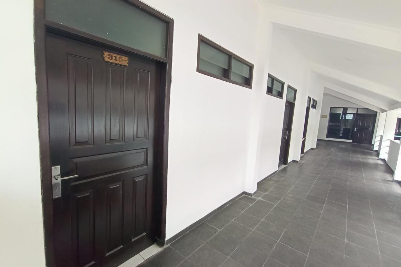 Oyo 92324 Hotel Sinar Rejeki 苏加武眉 外观 照片
