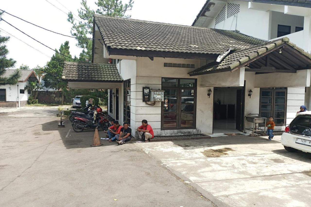 Oyo 92324 Hotel Sinar Rejeki 苏加武眉 外观 照片