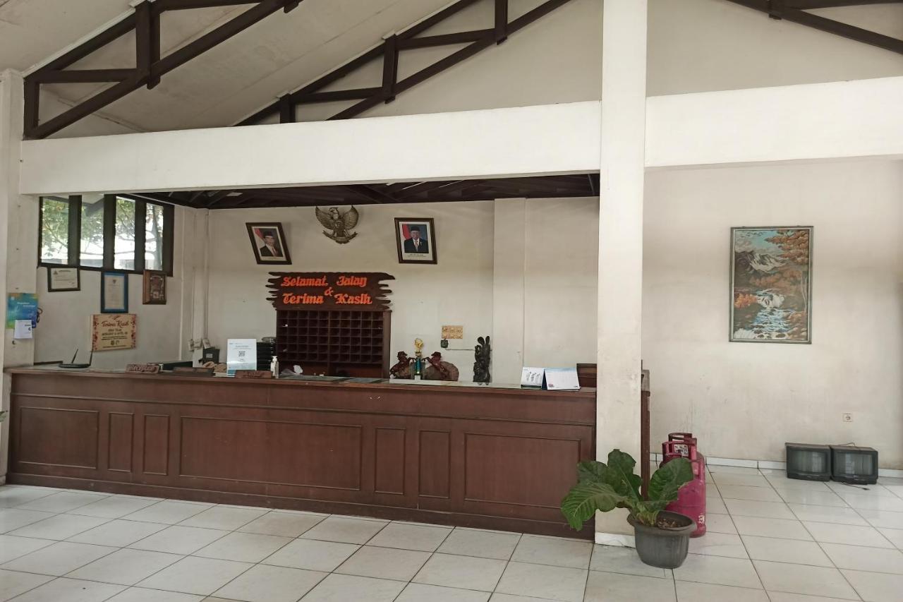 Oyo 92324 Hotel Sinar Rejeki 苏加武眉 外观 照片
