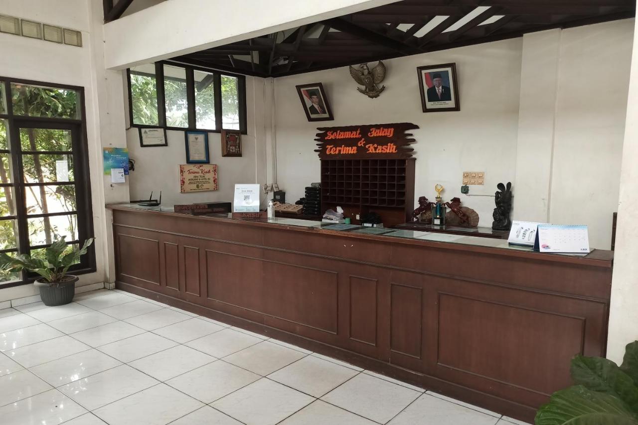Oyo 92324 Hotel Sinar Rejeki 苏加武眉 外观 照片