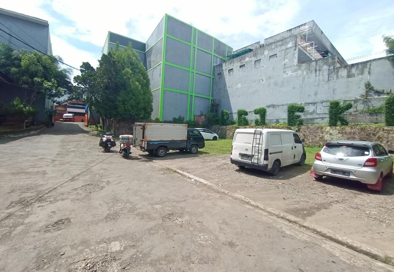Oyo 92324 Hotel Sinar Rejeki 苏加武眉 外观 照片