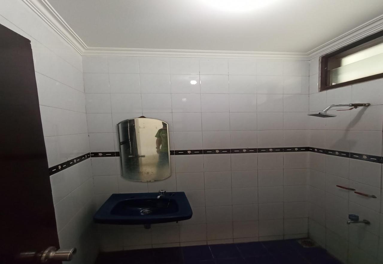 Oyo 92324 Hotel Sinar Rejeki 苏加武眉 外观 照片