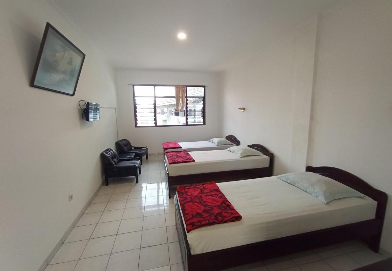 Oyo 92324 Hotel Sinar Rejeki 苏加武眉 外观 照片
