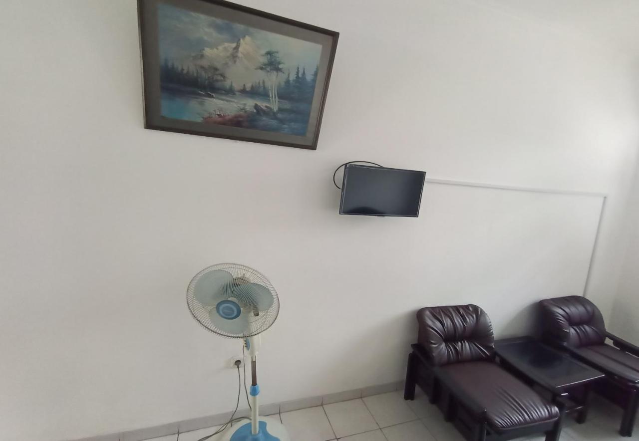 Oyo 92324 Hotel Sinar Rejeki 苏加武眉 外观 照片