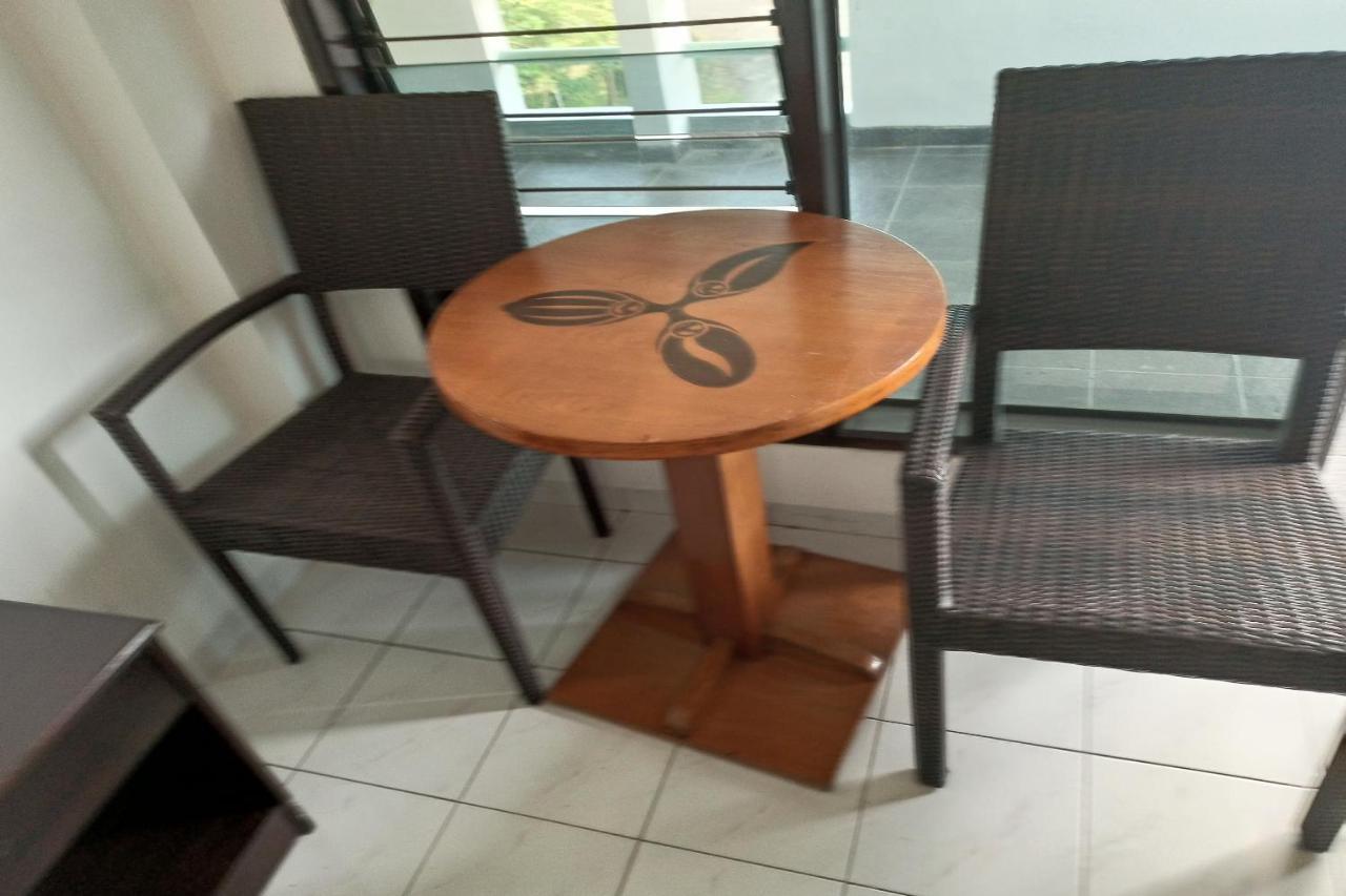 Oyo 92324 Hotel Sinar Rejeki 苏加武眉 外观 照片