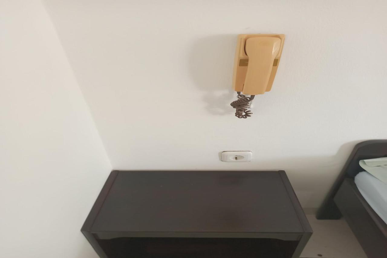 Oyo 92324 Hotel Sinar Rejeki 苏加武眉 外观 照片